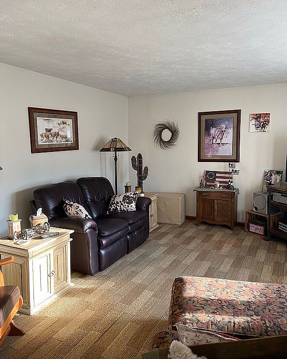 1st image of 4274 N 37th St
