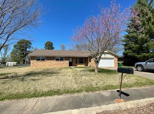 104 Annie Laurie Ave, Springdale, AR 72764