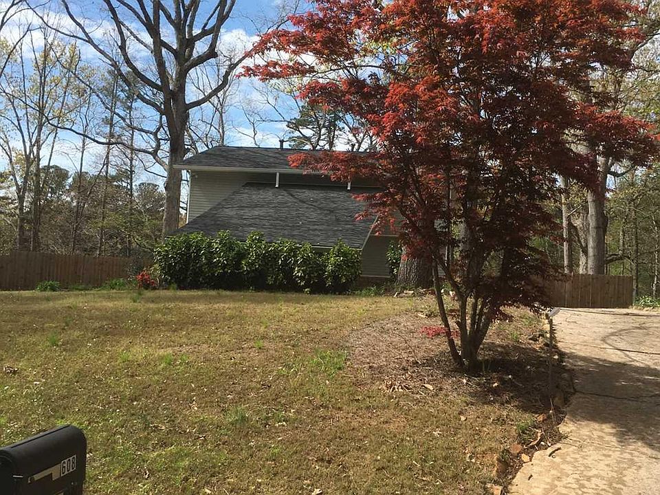 2nd image of 608 Falling Leaf Dr