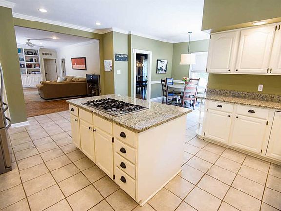 4th image of 2821 Oakleigh Ln
