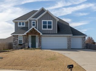 507 Hillsview Ln, Cave Springs, AR 72718