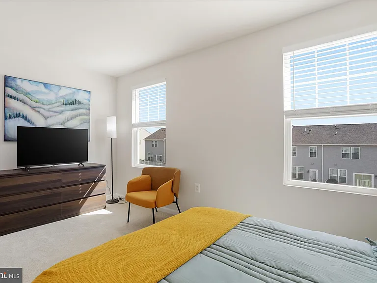 163 Anthem St — Photo 25