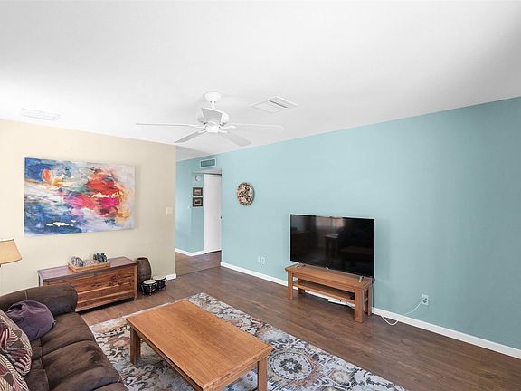 4th image of 2717 E Sweetwater Ave