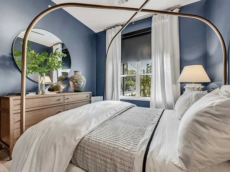 Luxe 360 on Centerpointe — Photo 10