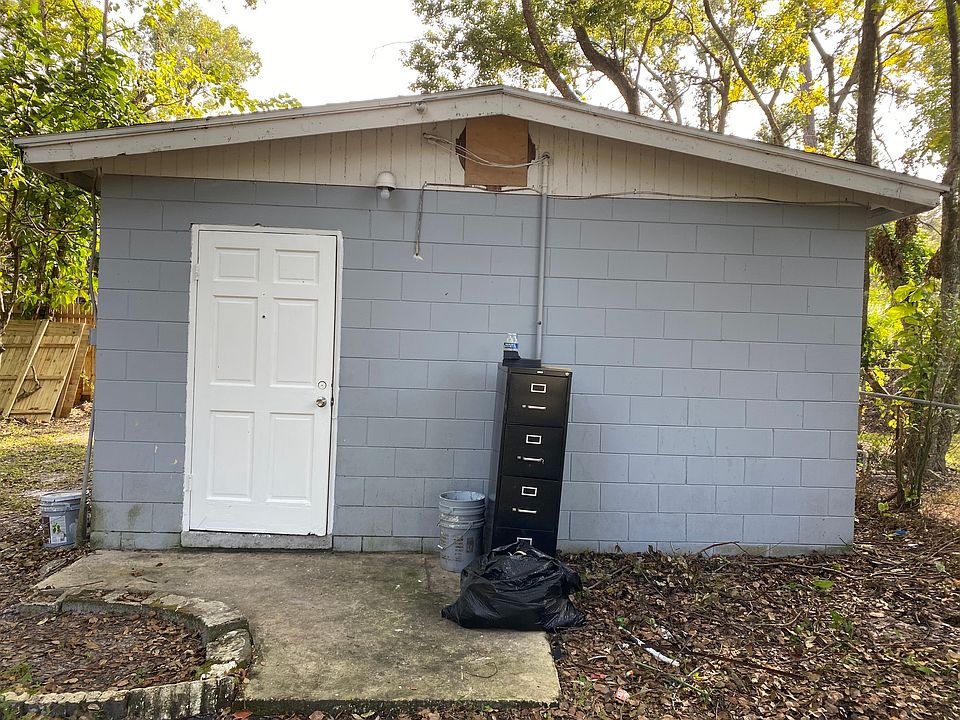 1st image of 819 Rosalia Dr