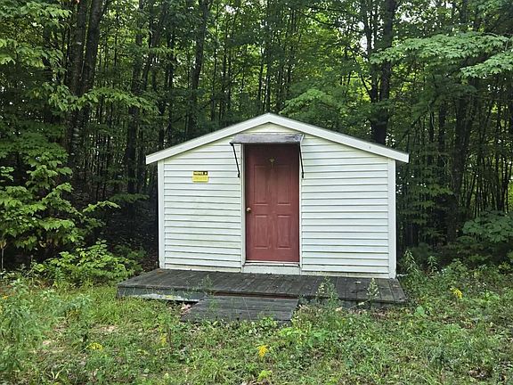 4th image of 103 Valley Road