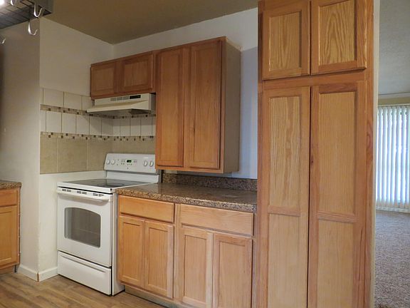 5th image of 131 Powell Dr