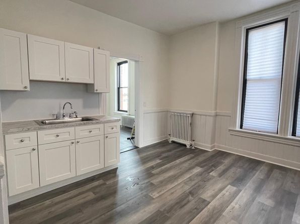 123 High St, Clinton, MA