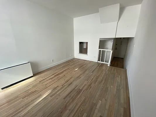 Rented by Mallory Management Corp | media 13