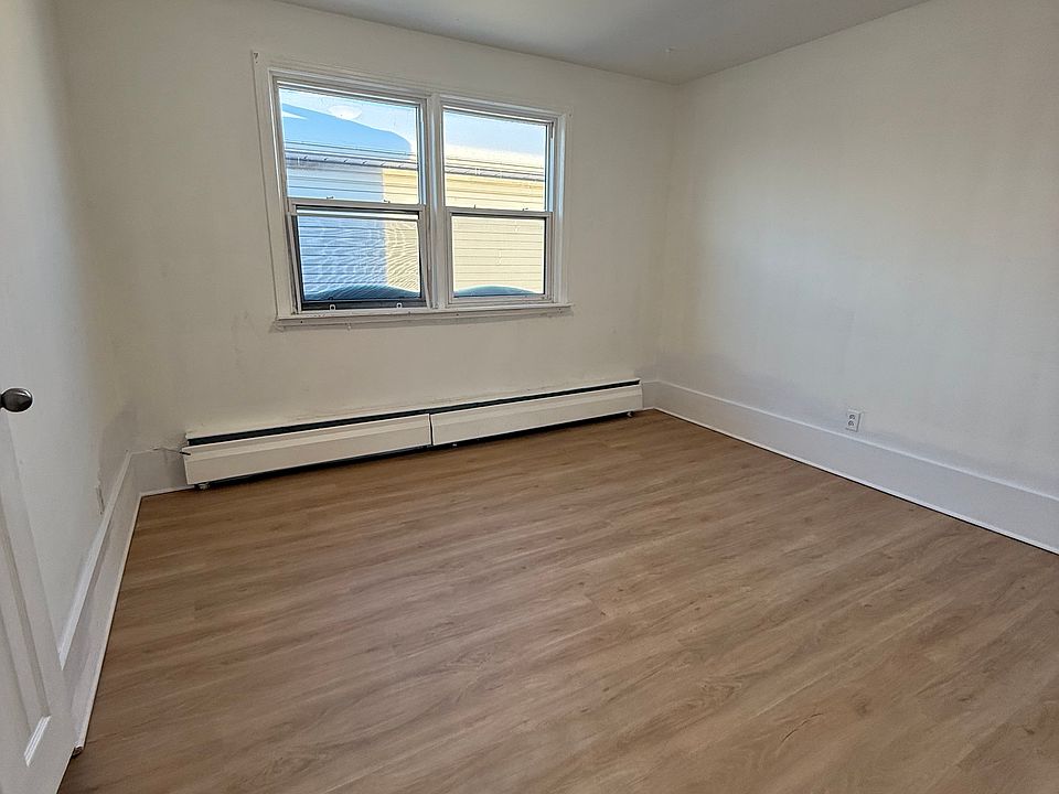 1st image of 190 Montfort St