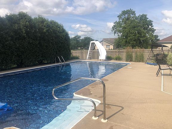 2nd image of 9821 Hastings Ln