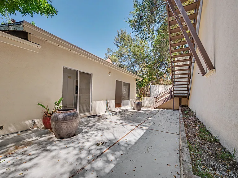 10424 Oletha Ln — Photo 44