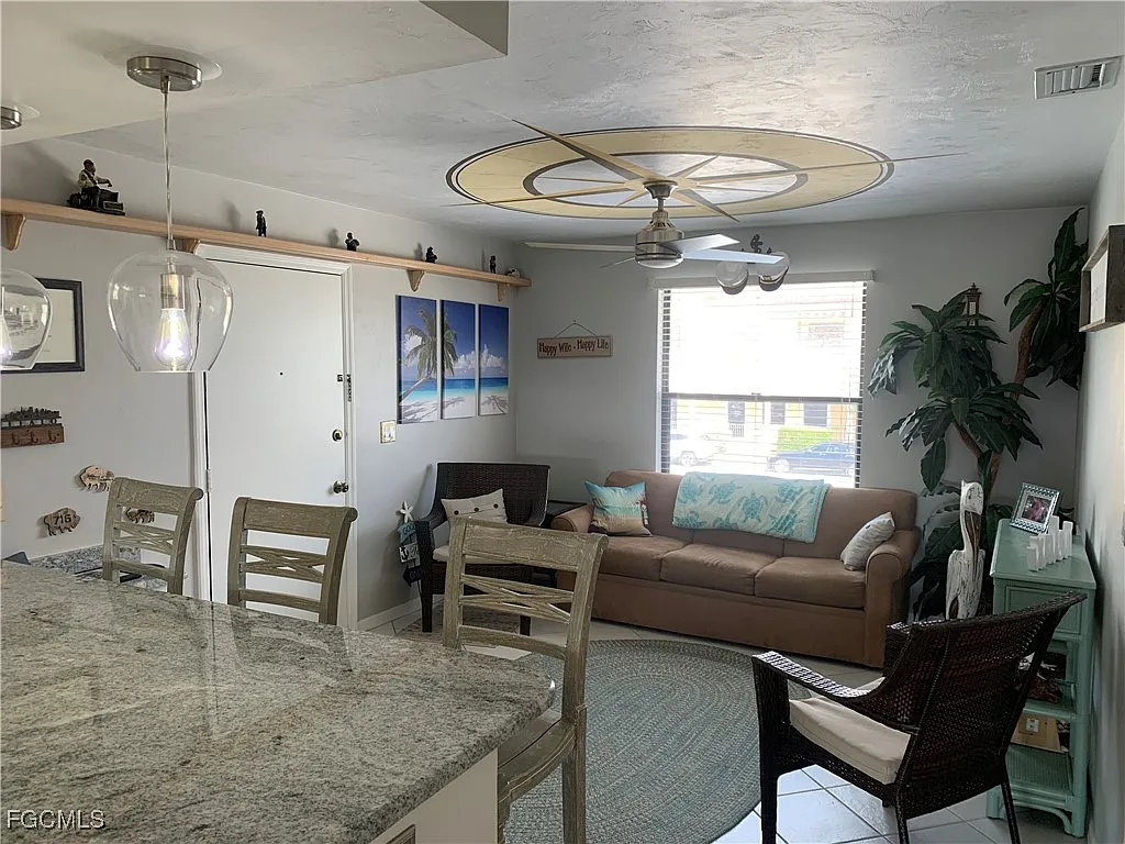 2 bed, 2.0 bath, 1347 sqft, $3,500 — Photo 3