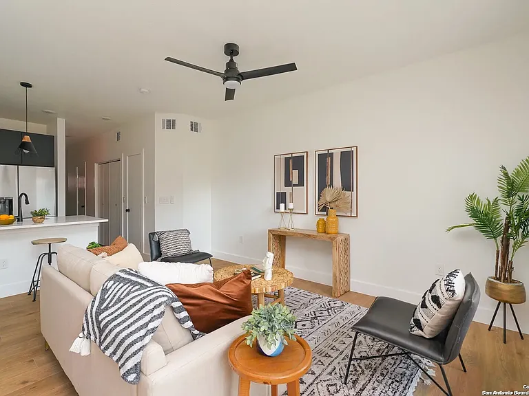 511 S Olive St #102 — Photo 7