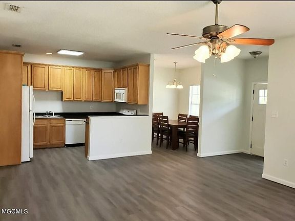 3rd image of 11574 Oaklane Dr