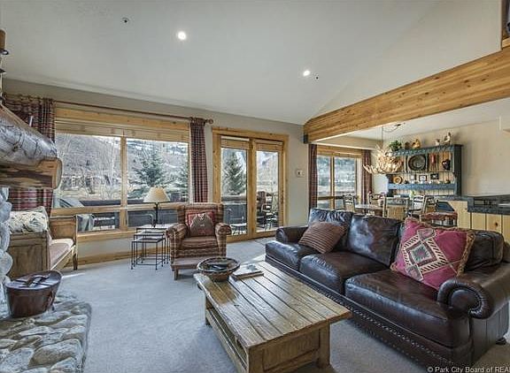 4th image of 1750 Deer Valley Dr #104