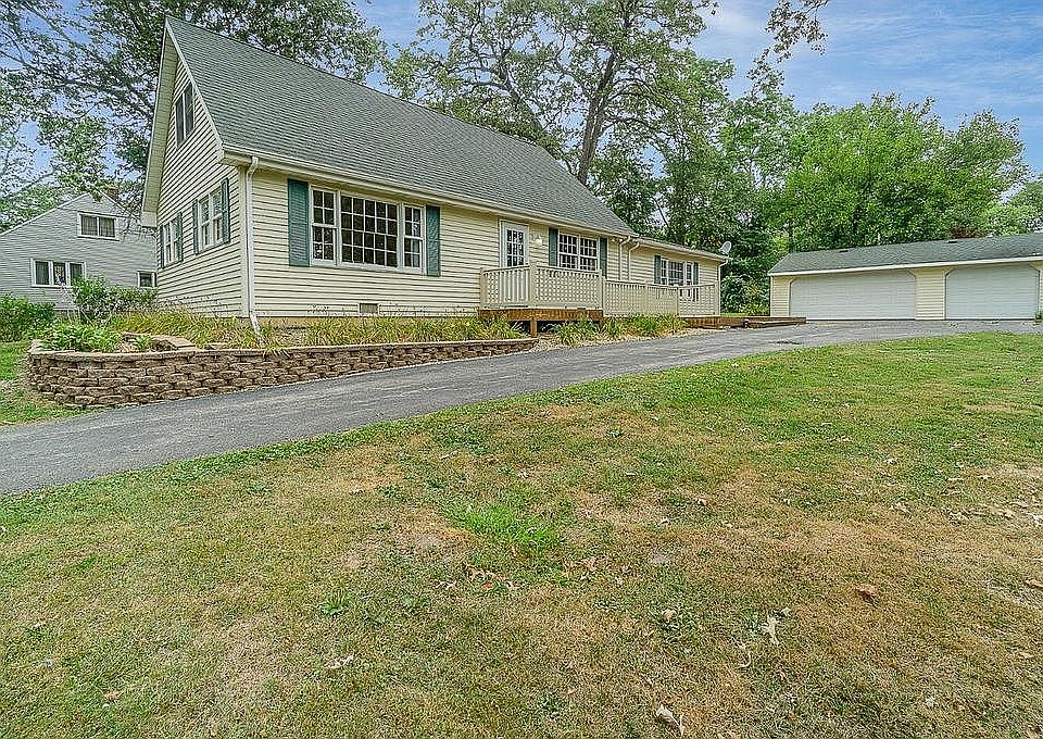 1st image of 8914 W 142nd Pl