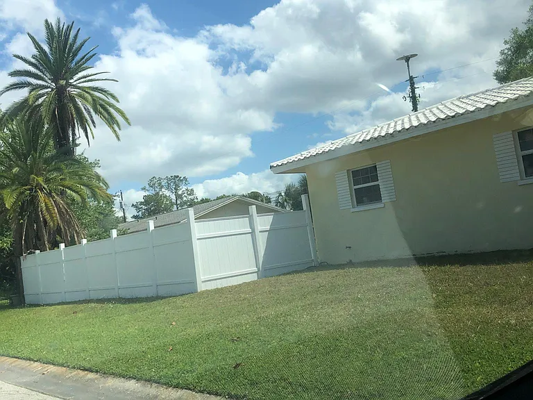 54 Palm Blvd — Photo 2