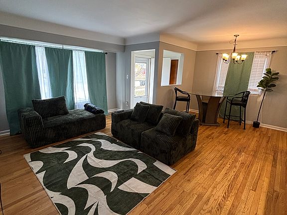 2nd image of 29090 Rosemont St