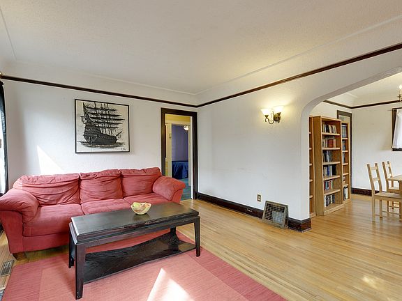 3rd image of 4315 Sheridan Ave N