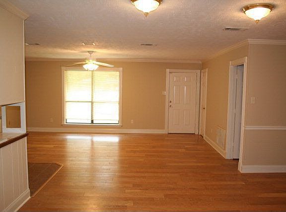 5th image of 4305 S Glen Dr