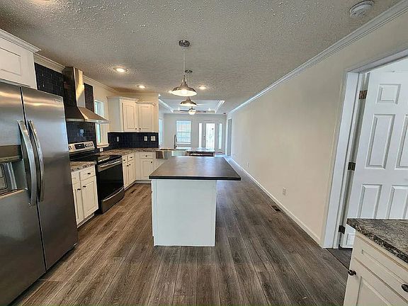 4th image of 172 Eland Dr #172