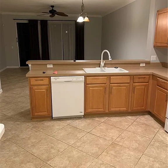 960 Hampton Cir #80 — Photo 53