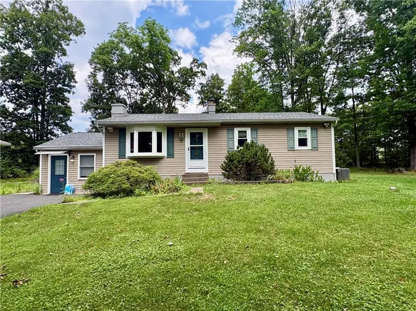 6751 Passer Rd, Coopersburg, PA 18036