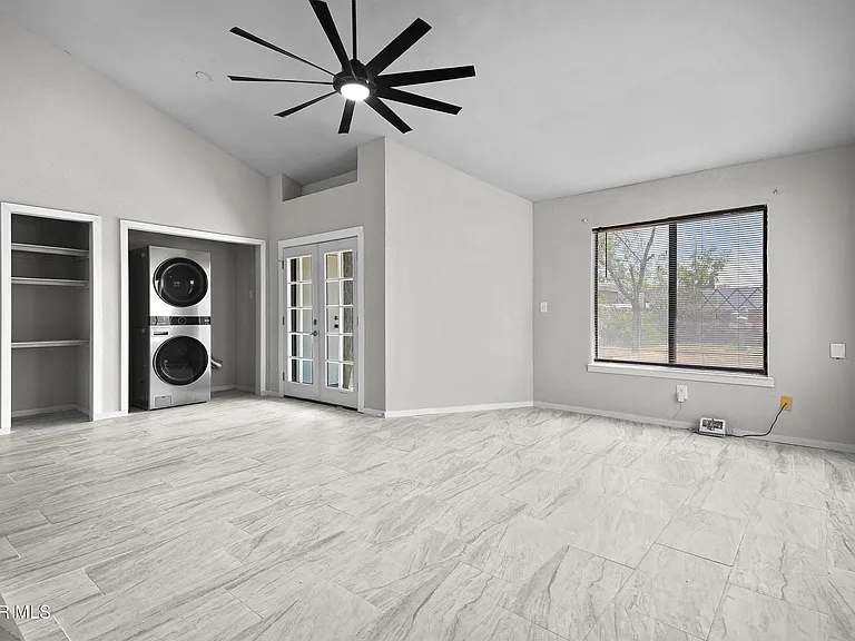 10720 Chert St — Photo 10