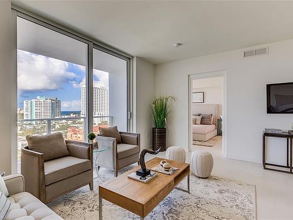 4th image of 401 N Birch Rd Unit 1012