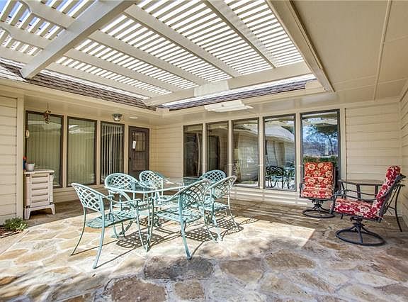 4th image of 2204 Bunker Hill Cir