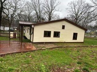 10537 Cedarwood Rd, Mineral Point, MO 63660