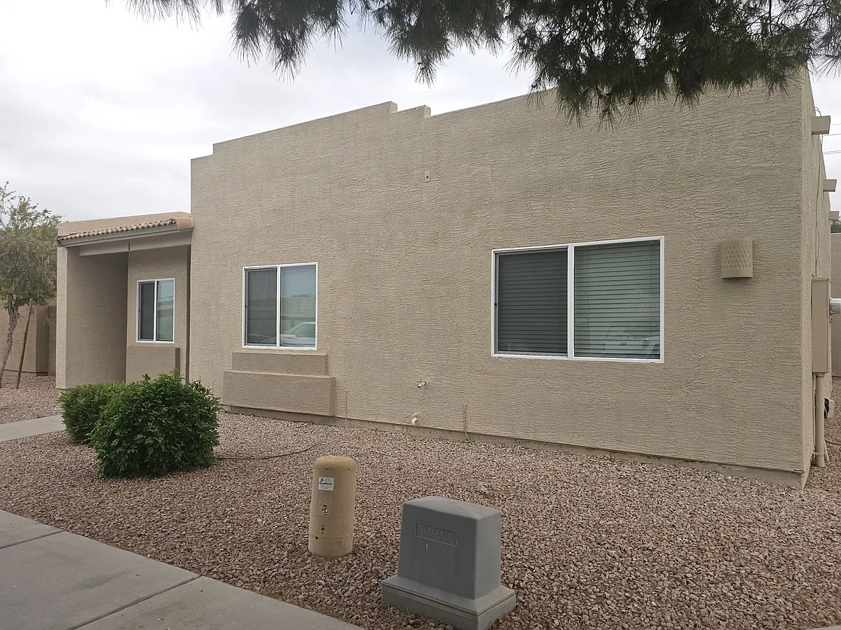 Building Photo - 2300 E Magma Rd #1