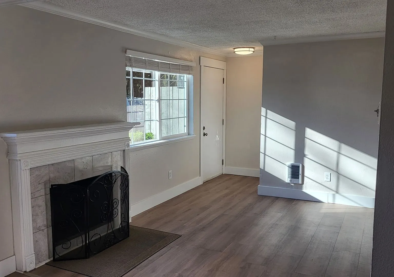 newly updated 2 bed 1 bath apartment in North Auburn $1775 — Photo 1