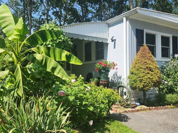 703 Fresh Pond Avenue #175, Calverton, NY 11933