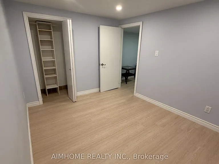 441 Fernleigh Cir S — Photo 4