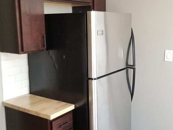 2nd image of 10331 S Eberhart Ave #3