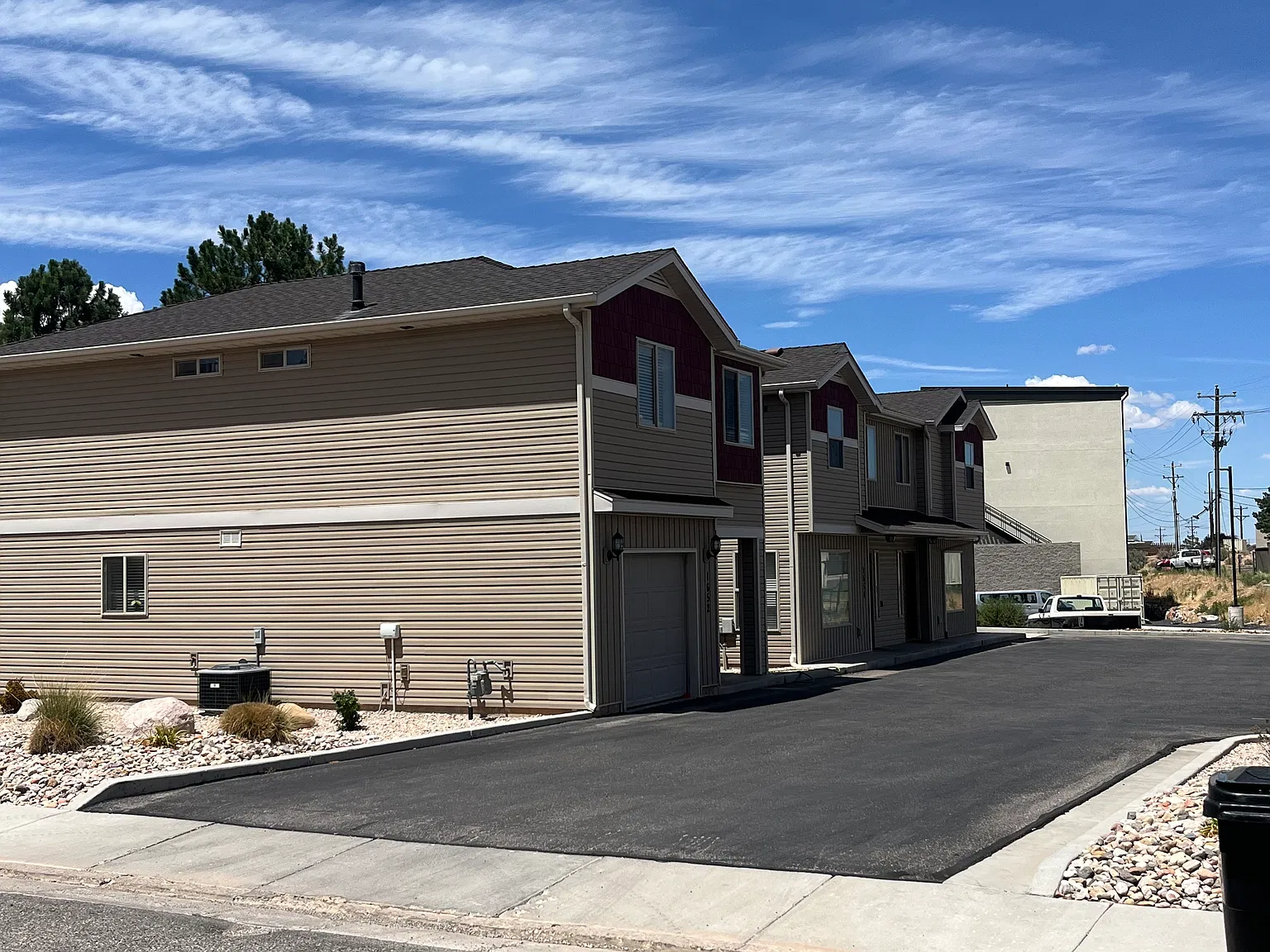 3 bed, 2.5 bath, 1489 sqft, $1,400 — Photo 3