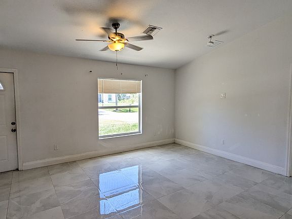 4th image of 533 Embracer St NW