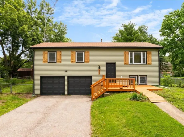 804 S Montclaire Dr, Olathe, KS 66061