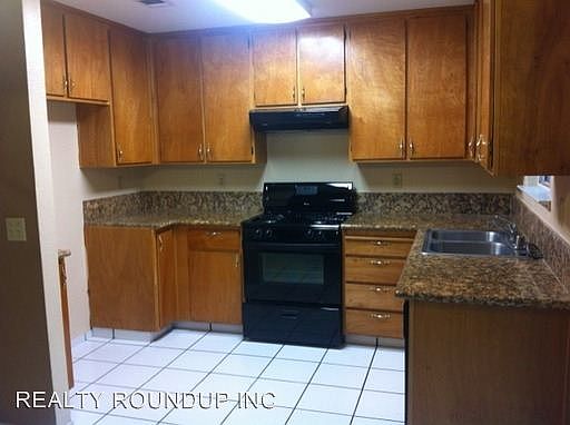 2nd image of 1041 Lake Park Ave