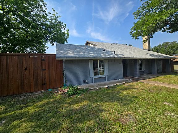 3rd image of 1618 Sara Ln
