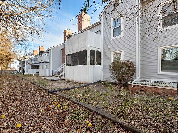 2nd image of 1717 S Cypress St APT 1424