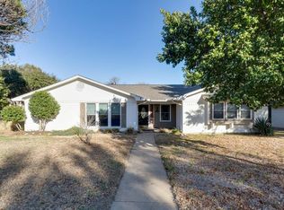 1940 Limerick Ln, Grapevine, TX 76051