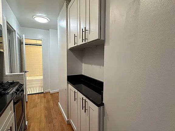 4th image of 11 E 32nd St APT 4C