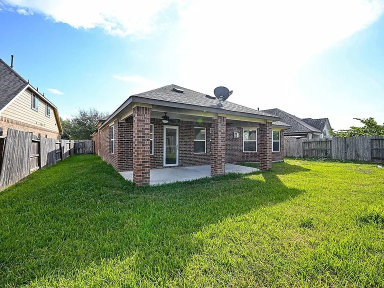 5823 Hillside River Ln — Photo 20