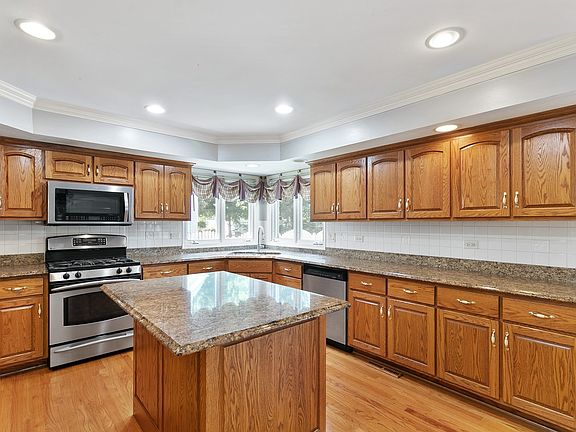 3rd image of 10958 W 168th St