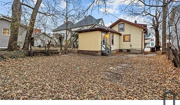 1146 N Main St — Photo 22
