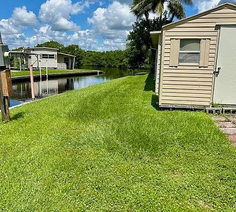 4th image of 5558 Palm Beach Blvd Lot 325