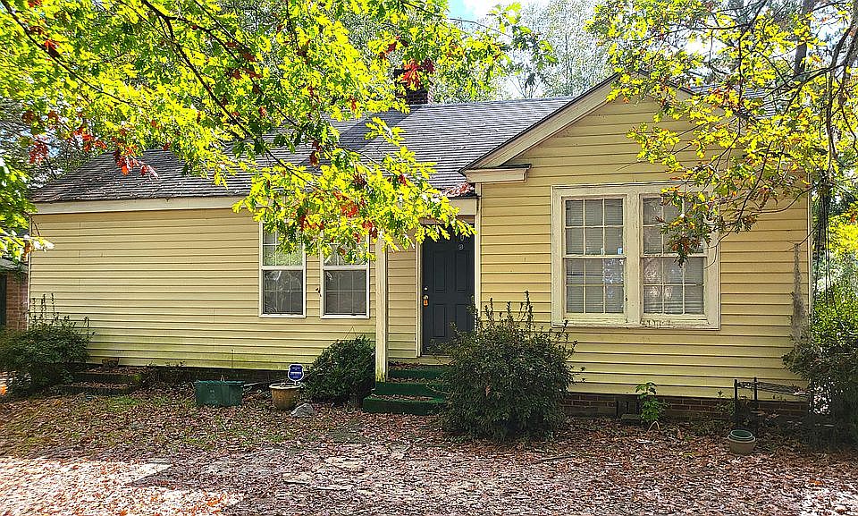 1st image of 14 Carrol Dr